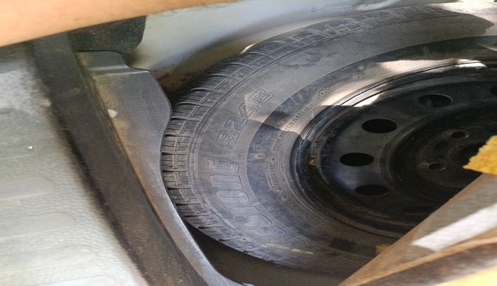 2013 Maruti Swift Dzire VDI, Diesel, Manual, 1,71,005 km, tyre