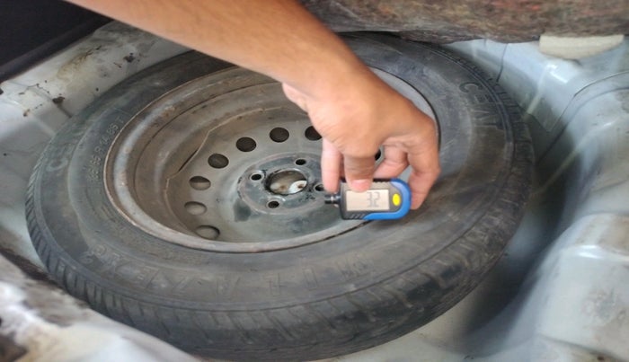 2011 Hyundai i20 MAGNA 1.4 CRDI, Diesel, Manual, 2,09,317 km, tyre