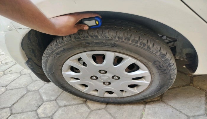 2011 Hyundai i20 MAGNA 1.4 CRDI, Diesel, Manual, 2,09,317 km, tyre