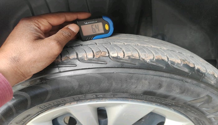 2019 Maruti Swift VXI, Petrol, Manual, 75,900 km, tyre