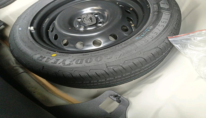 2024 Maruti FRONX DELTA PLUS 1.2MT, Petrol, Manual, 9,415 km, tyre