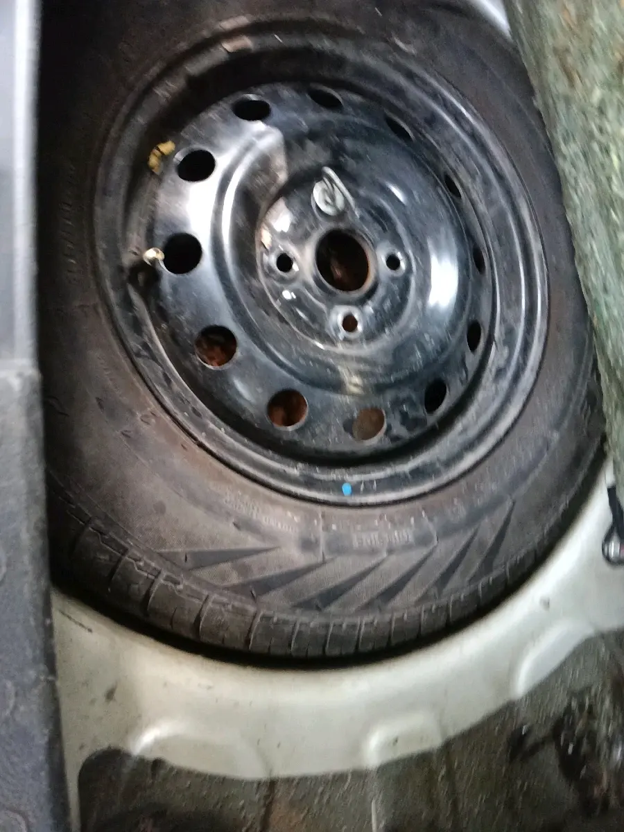2011 Maruti Ritz VXI, Petrol, Manual, 59,959 km, tyre