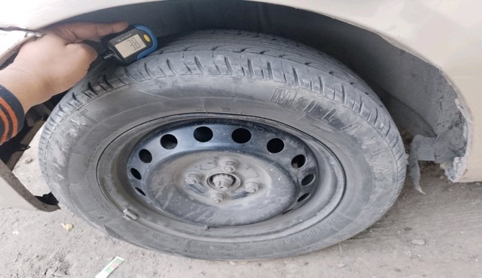 2011 Toyota Etios G, Petrol, Manual, 64,148 km, tyre