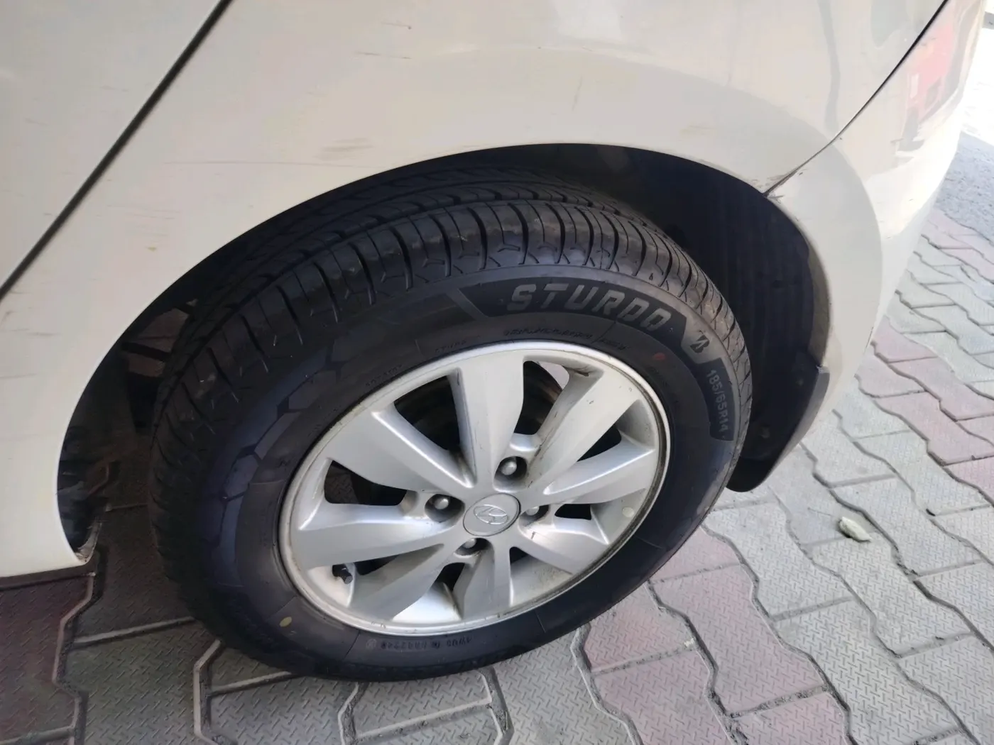2014 Hyundai i20 SPORTZ 1.2, CNG, Manual, 1,22,334 km, tyre