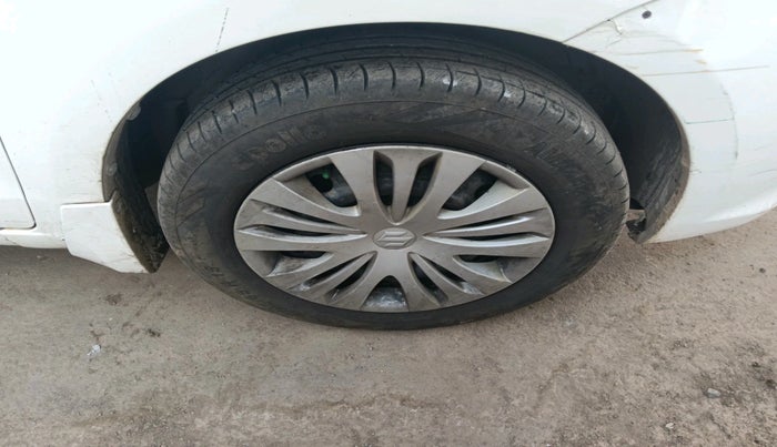 2015 Maruti Ertiga VXI CNG, CNG, Manual, 1,37,655 km, tyre