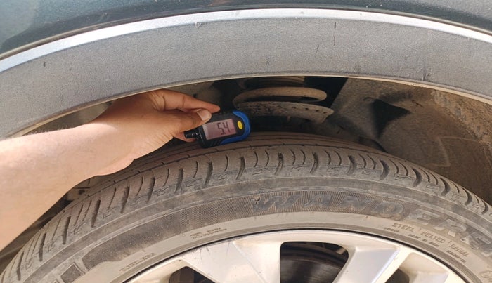 2020 Mahindra XUV300 W8 1.5 DIESEL AMT, Diesel, Automatic, 57,044 km, tyre