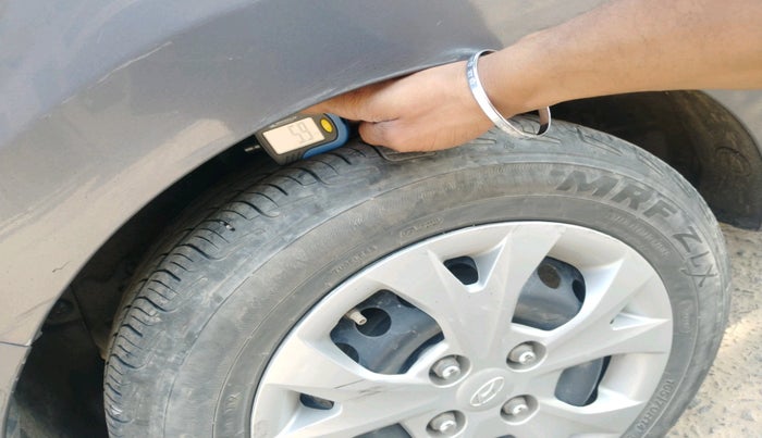 2017 Hyundai Grand i10 SPORTZ (O) 1.2 U2 CRDI, Diesel, Manual, 1,00,344 km, tyre