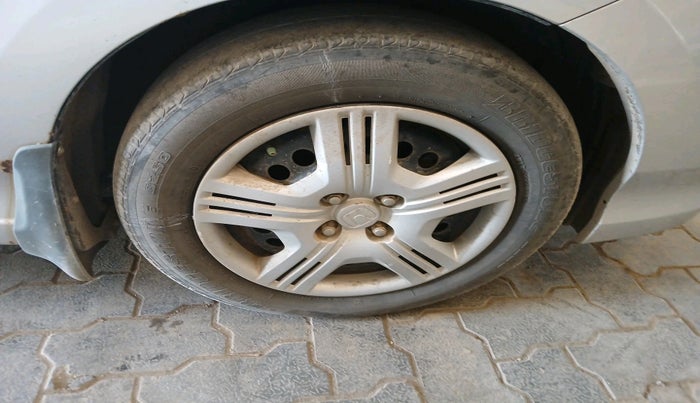 2011 Honda City 1.5L I-VTEC S MT, Petrol, Manual, 1,05,701 km, tyre