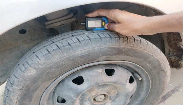 2011 Maruti Wagon R 1.0 LXI CNG, CNG, Manual, 3,55,028 km, tyre