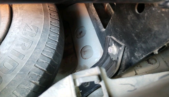 2011 Maruti Wagon R 1.0 LXI CNG, CNG, Manual, 3,55,028 km, tyre