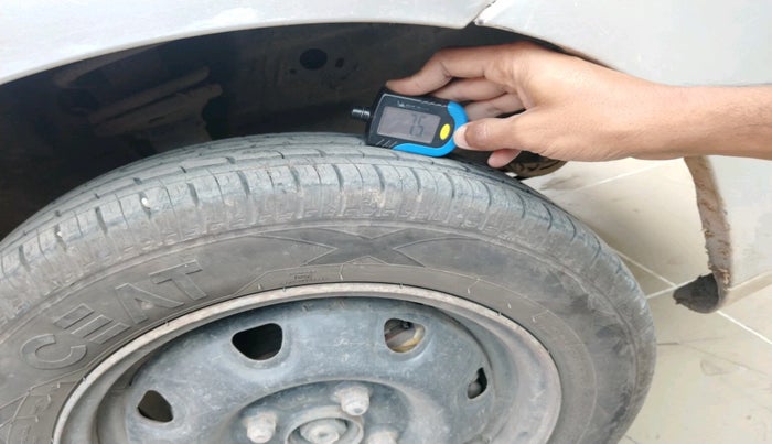 2011 Maruti Wagon R 1.0 LXI CNG, CNG, Manual, 3,55,028 km, tyre