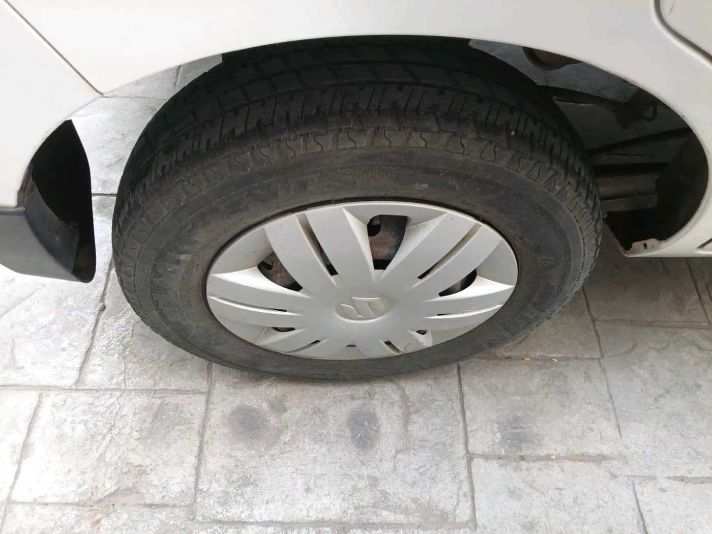 2017 Maruti Alto 800 LXI, Petrol, Manual, 39,311 km, tyre