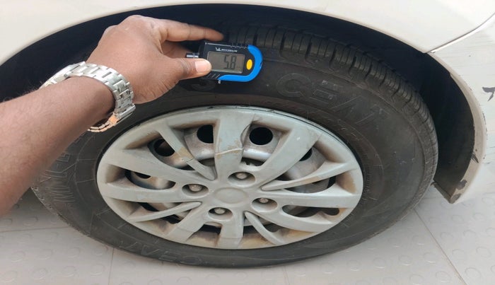 2016 Hyundai i10 MAGNA 1.1, Petrol, Manual, 75,875 km, tyre