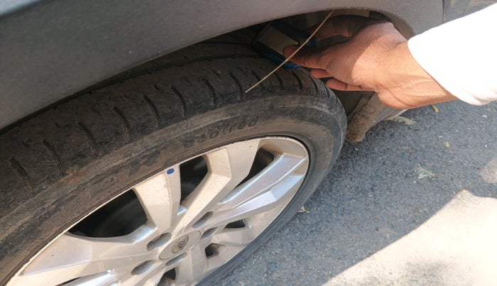 2019 Mahindra XUV300 W8 1.5 DIESEL AMT, Diesel, Automatic, 84,952 km, tyre