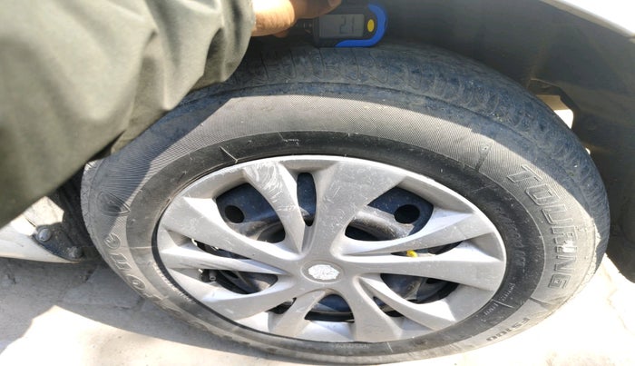 2012 Maruti Swift Dzire VXI, Petrol, Manual, 1,23,882 km, tyre