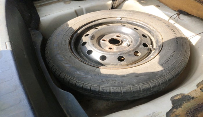 2012 Maruti Swift Dzire VXI, Petrol, Manual, 1,23,882 km, tyre