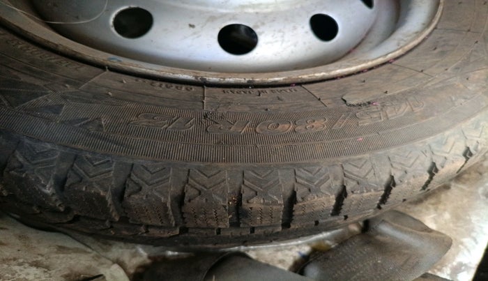 2016 Maruti Wagon R 1.0 LXI CNG, CNG, Manual, 1,52,950 km, tyre