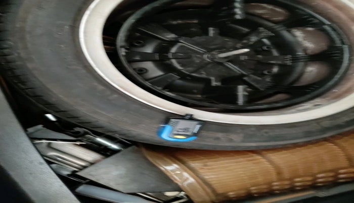 2010 Mercedes Benz E Class E200 CGI ELEGANCE, Petrol, Automatic, 62,902 km, tyre