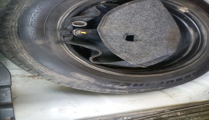 2020 KIA SONET HTX 1.0 IMT, Petrol, Manual, 96,435 km, tyre