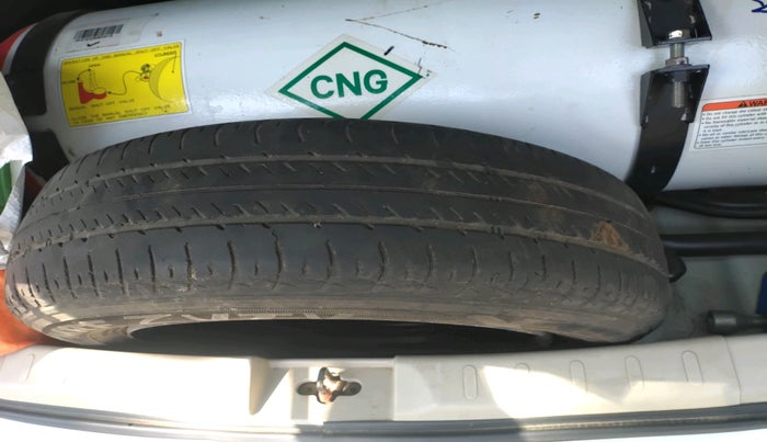 2019 Maruti Celerio VXI CNG, CNG, Manual, 96,239 km, tyre