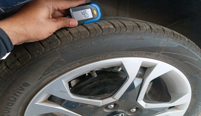 2025 Hyundai NEW I20 Sportz (O) 1.2 IVT, Petrol, Automatic, 4,454 km, tyre