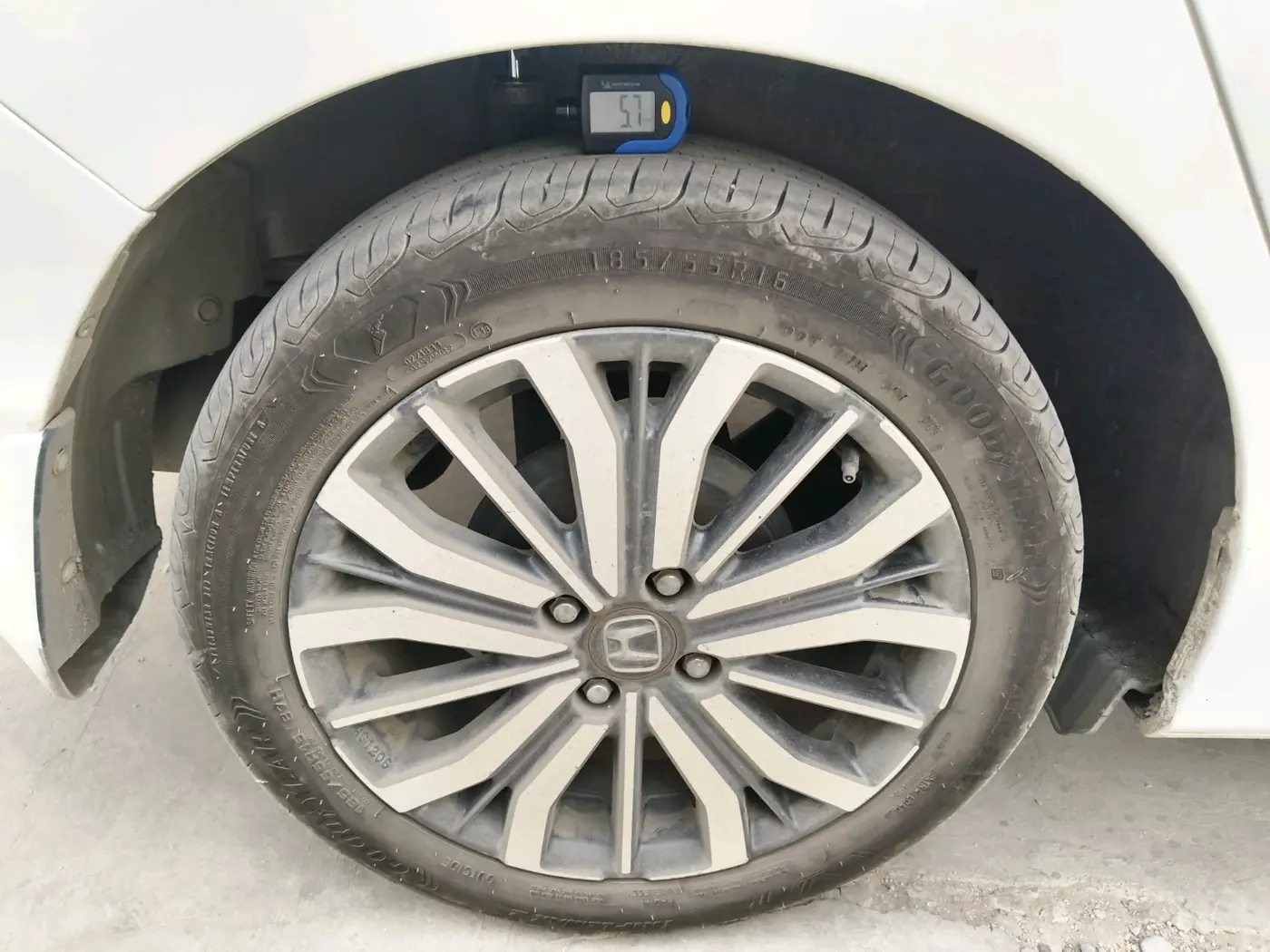 2018 Honda City 1.5L I-VTEC VX CVT, CNG, Automatic, 1,25,584 km, tyre
