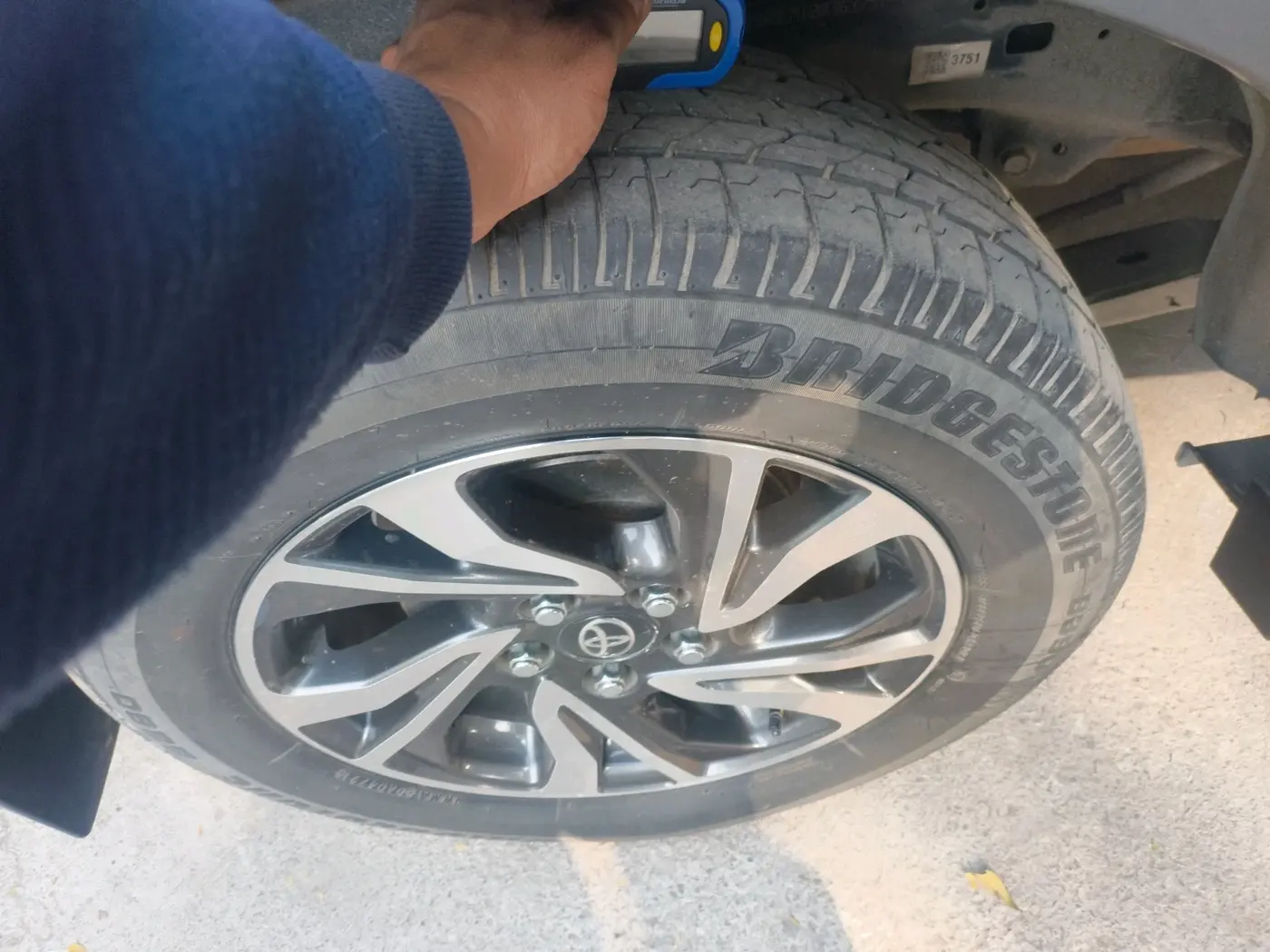2021 Toyota Innova Crysta 2.7 GX AT 7 STR, Petrol, Automatic, 45,912 km, tyre