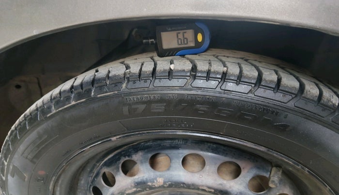 2012 Honda Brio S MT, CNG, Manual, 1,55,396 km, tyre