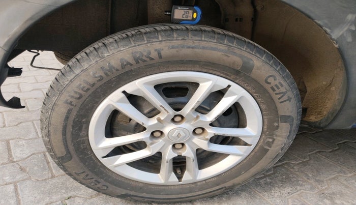 2019 Renault TRIBER RXT, Petrol, Manual, 48,301 km, tyre