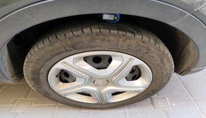 2023 Tata NEXON XMA SUNROOF PETROL, Petrol, Automatic, 17,708 km, tyre