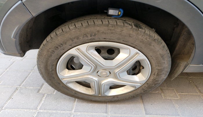 2023 Tata NEXON XMA SUNROOF PETROL, Petrol, Automatic, 17,708 km, tyre