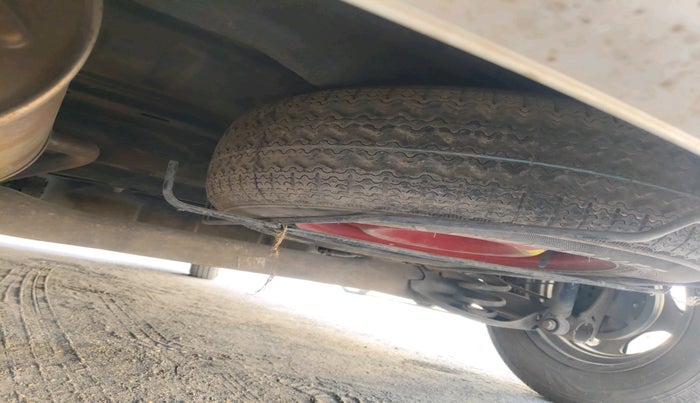 2019 Renault TRIBER RXZ, Petrol, Manual, 30,368 km, tyre