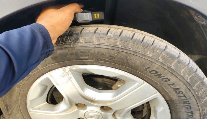 2019 Renault TRIBER RXZ, Petrol, Manual, 30,368 km, tyre