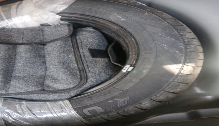 2025 KIA SYROS HTK Plus 1.0 Turbo 6MT, Petrol, Manual, 5,647 km, tyre