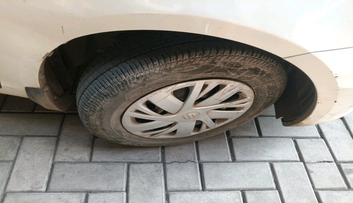 2015 Maruti Swift VXI, Petrol, Manual, 27,769 km, tyre