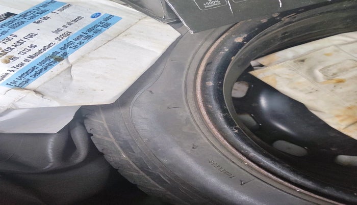 2013 Ford Figo TITANIUM 1.4 DIESEL, Diesel, Manual, 1,00,343 km, tyre