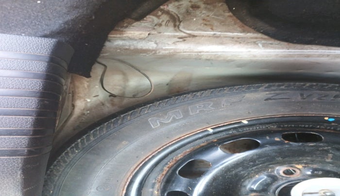 2011 Ford Figo TITANIUM 1.4 DIESEL, Diesel, Manual, 1,76,086 km, tyre