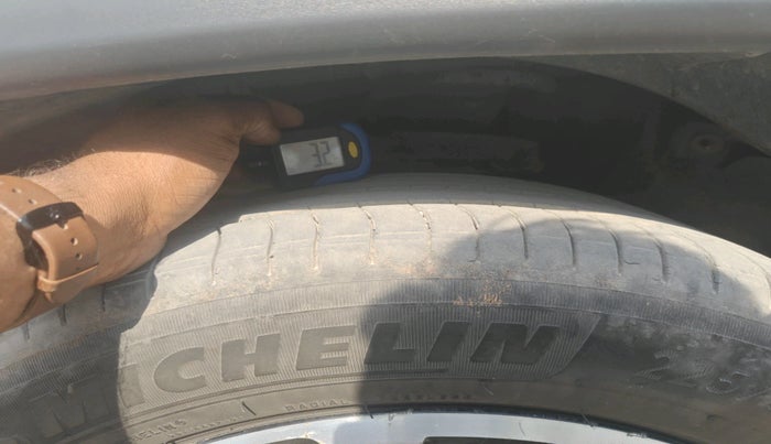 2021 Jeep Compass LIMITED (O) 2.0 DIESEL 4X4 AT, Diesel, Automatic, 1,49,138 km, tyre