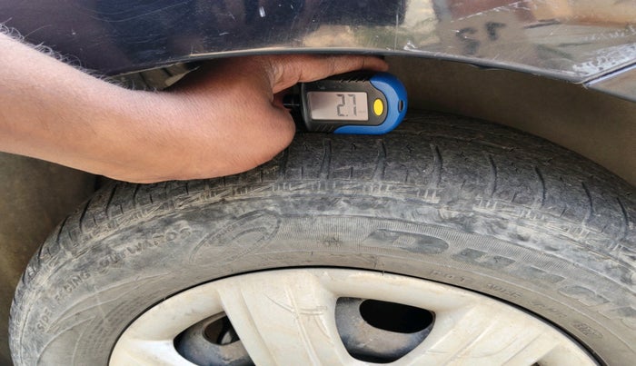 2013 Skoda Rapid AMBITION 1.6 TDI CR MT PLUS, Diesel, Manual, 1,60,000 km, tyre