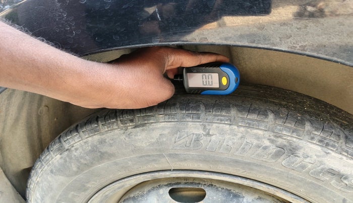 2013 Skoda Rapid AMBITION 1.6 TDI CR MT PLUS, Diesel, Manual, 1,60,000 km, tyre