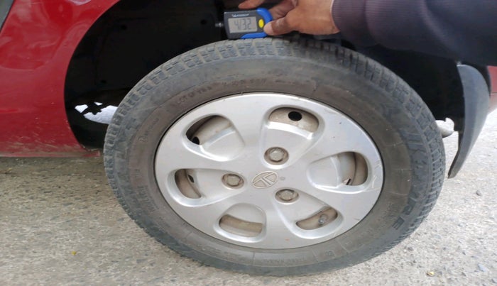 2015 Tata Nano TWIST XTA, Petrol, Automatic, 33,450 km, tyre