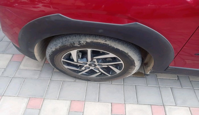 2024 Mahindra XUV 3XO AX5 1.2 L TCMPFi, Petrol, Manual, 4,220 km, tyre