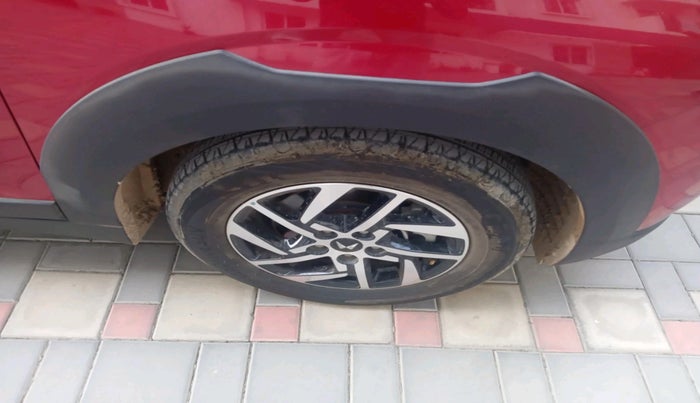 2024 Mahindra XUV 3XO AX5 1.2 L TCMPFi, Petrol, Manual, 4,220 km, tyre