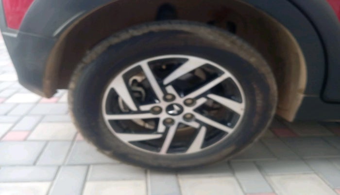 2024 Mahindra XUV 3XO AX5 1.2 L TCMPFi, Petrol, Manual, 4,220 km, tyre