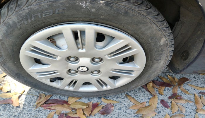 2017 Hyundai Eon ERA +, Petrol, Manual, 40,000 km, tyre