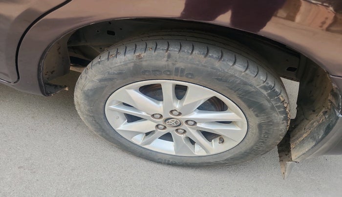 2019 Toyota Innova Crysta 2.4 VX 8 STR, Diesel, Manual, 1,47,192 km, tyre