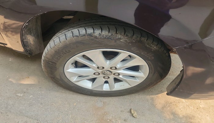 2019 Toyota Innova Crysta 2.4 VX 8 STR, Diesel, Manual, 1,47,192 km, tyre