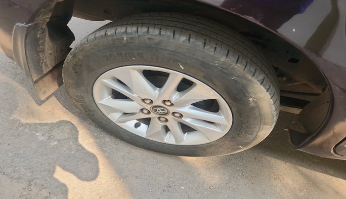 2019 Toyota Innova Crysta 2.4 VX 8 STR, Diesel, Manual, 1,47,192 km, tyre