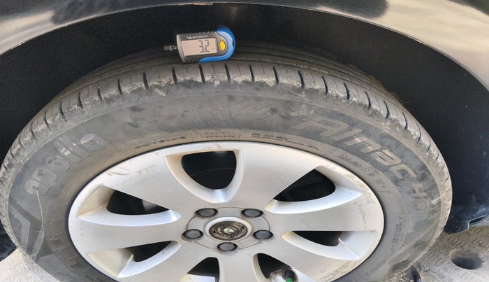 2012 Skoda Superb ELEGANCE 1.8 TSI AT, Petrol, Automatic, 1,00,066 km, tyre