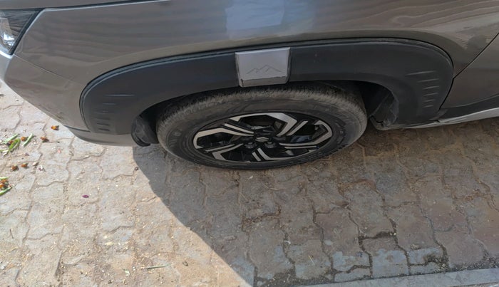 2022 Maruti BREZZA ZXI + SMART HYBRID, Petrol, Manual, 48,128 km, tyre